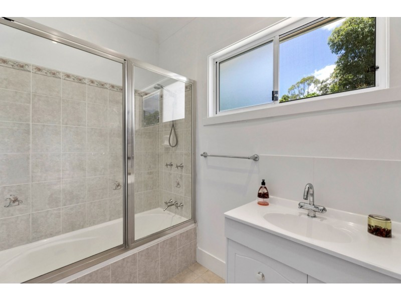 132 Illoura Place, Cooroibah QLD 4565