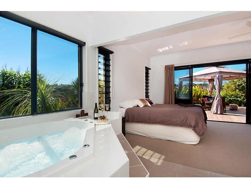 6 Viola Place, Cooroy QLD 4563