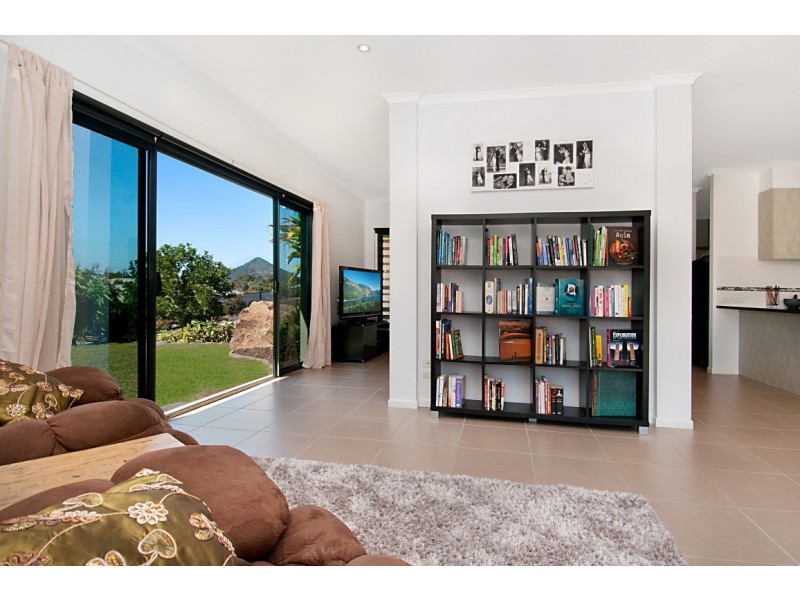 6 Viola Place, Cooroy QLD 4563