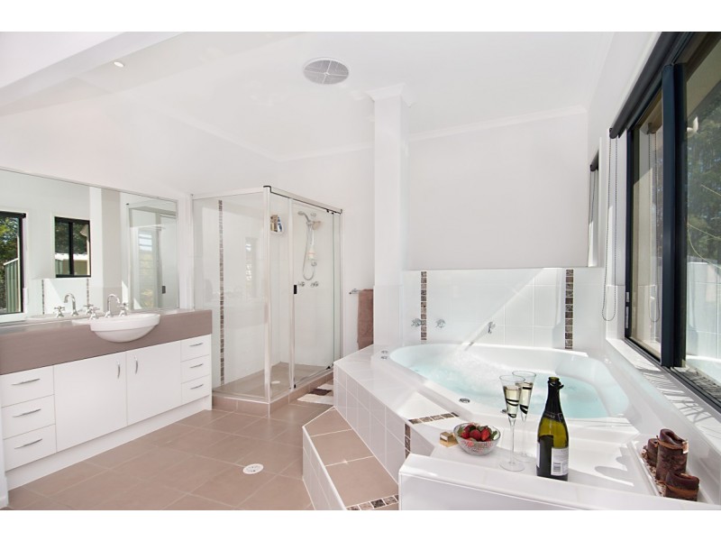 6 Viola Place, Cooroy QLD 4563