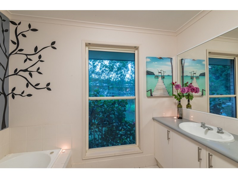 17 Watergum Place, Black Mountain QLD 4563