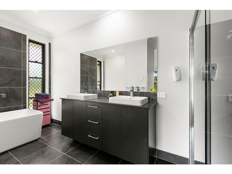 43 Booyong Drive, Black Mountain QLD 4563