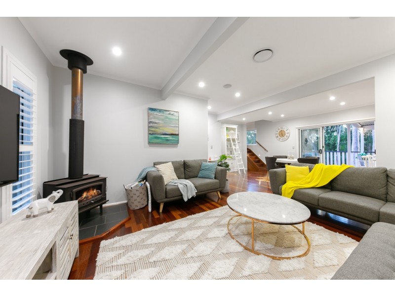 10 Forest Acres Drive, Lake Macdonald QLD 4563