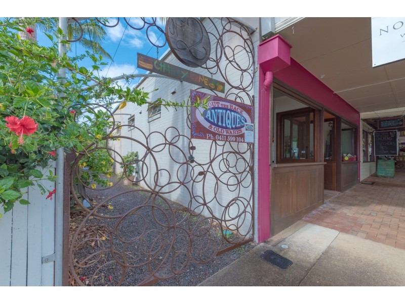 2 Memorial Avenue, Pomona QLD 4568