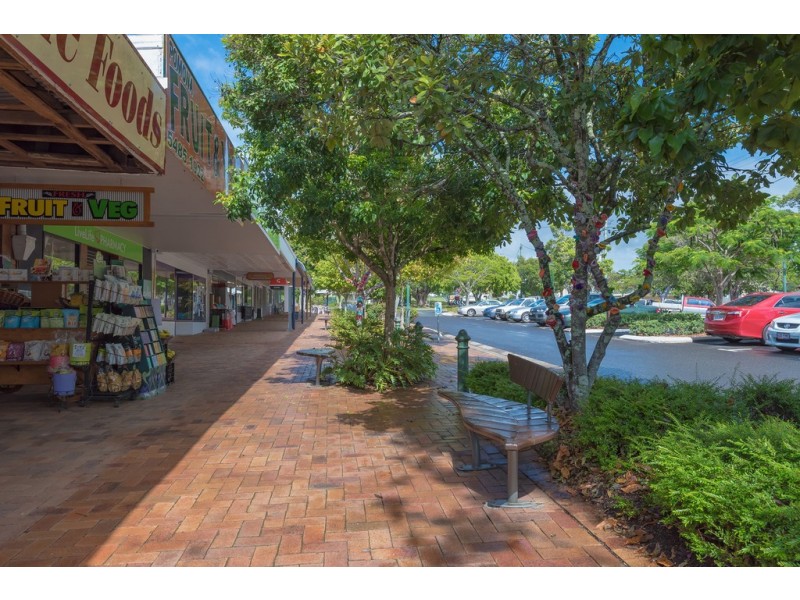 2 Memorial Avenue, Pomona QLD 4568