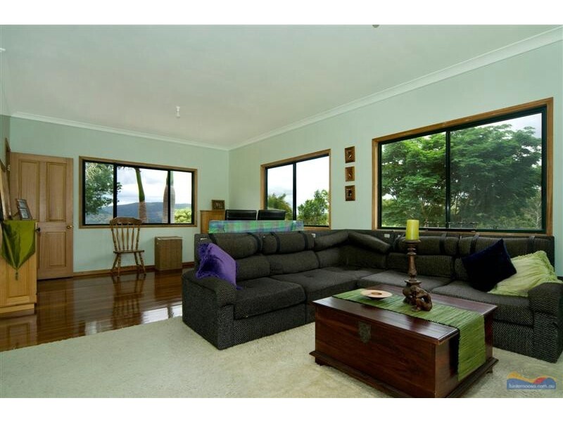 215 Ocean View Road, Cooroy QLD 4563