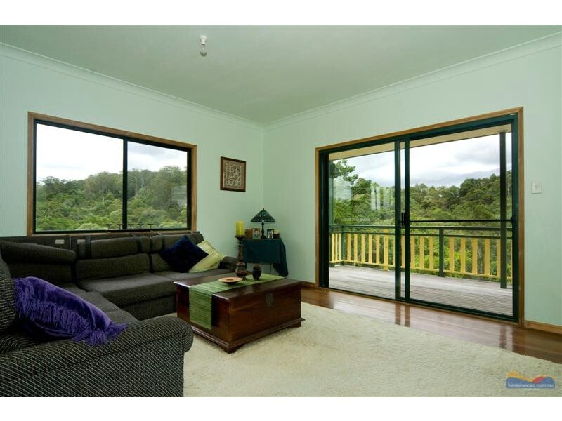 215 Ocean View Road, Cooroy QLD 4563