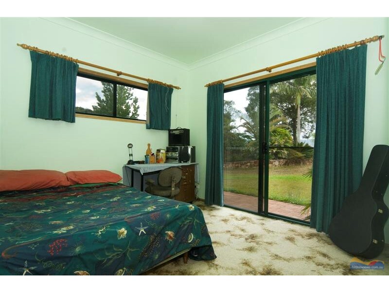 215 Ocean View Road, Cooroy QLD 4563