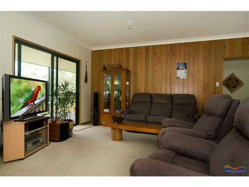 215 Ocean View Road, Cooroy QLD 4563
