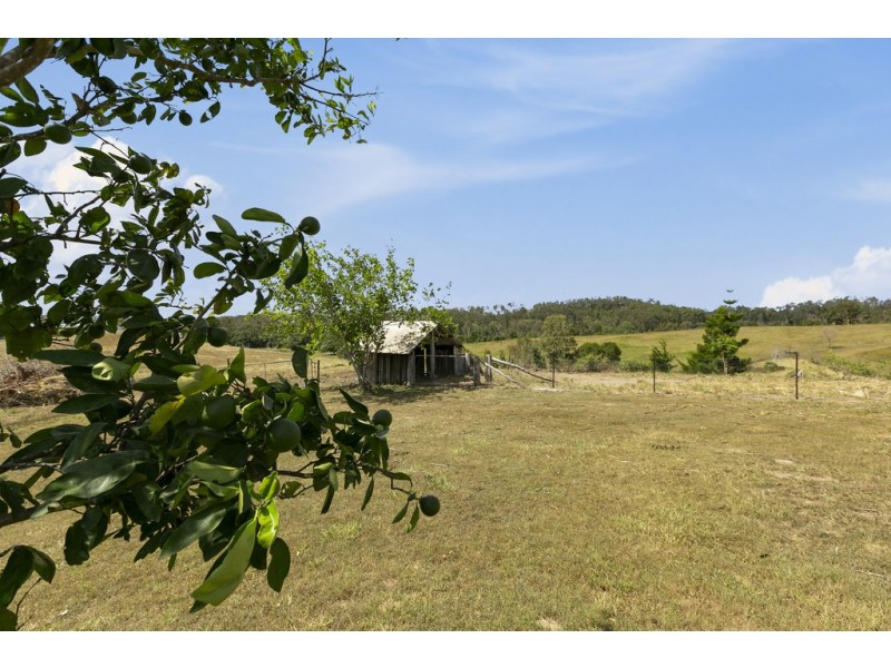 33 Kress Road, Tuchekoi QLD 4570