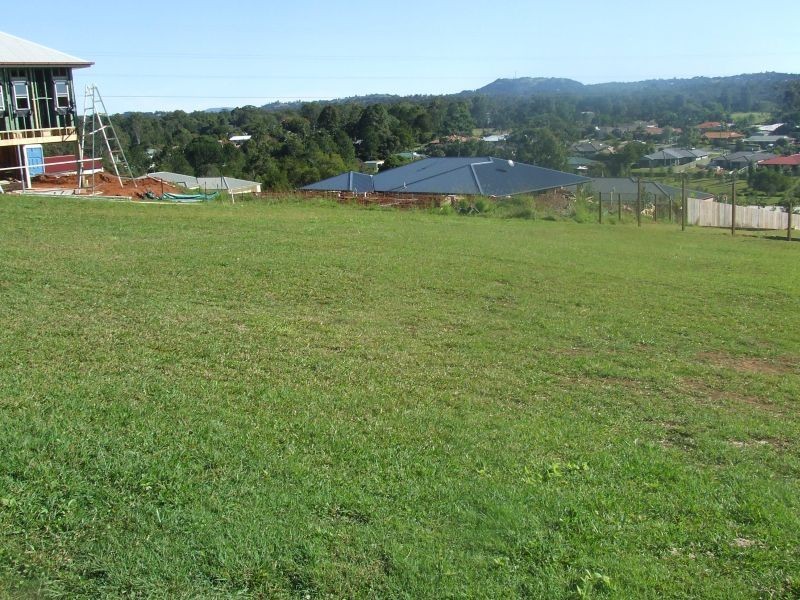 16 Kensington Drive, Cooroy QLD 4563