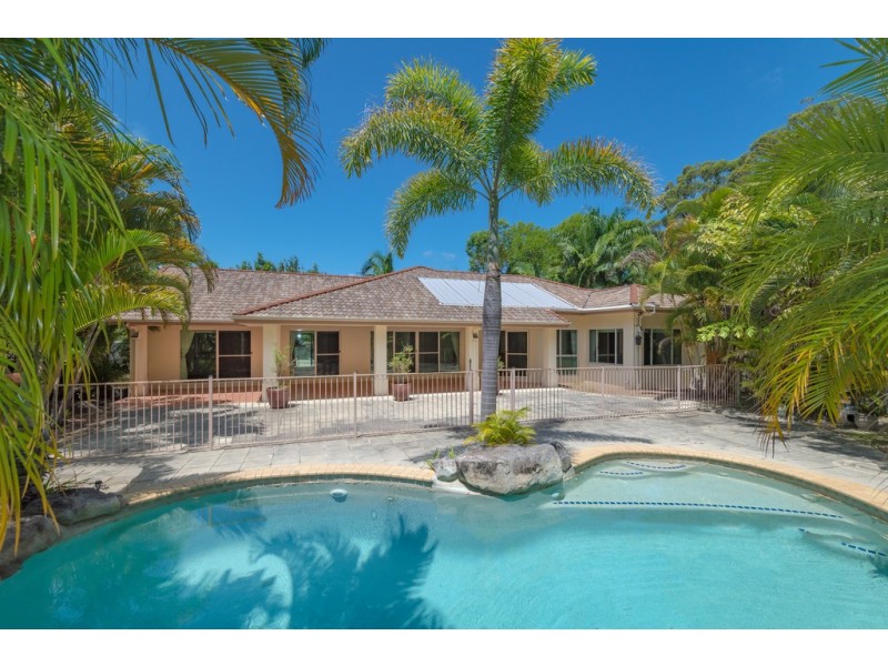 8 Devonstone Drive, Cooroibah QLD 4565