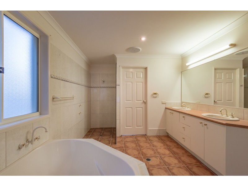 8 Devonstone Drive, Cooroibah QLD 4565