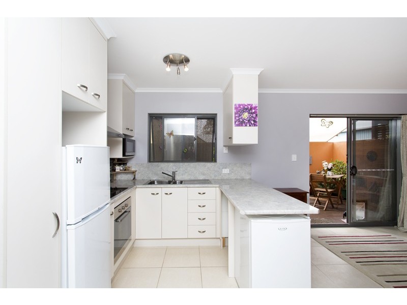 2/7 Pearl Street, Cooroy QLD 4563