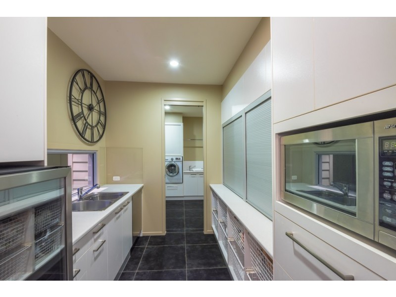 36 Booyong Drive, Black Mountain QLD 4563