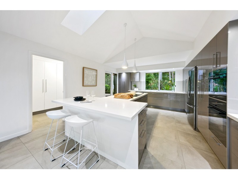 33 Kingsgate Drive, Tinbeerwah QLD 4563