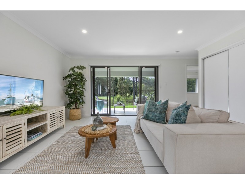 21 Memorial Avenue, Pomona QLD 4568