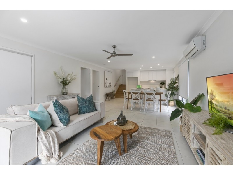 21 Memorial Avenue, Pomona QLD 4568