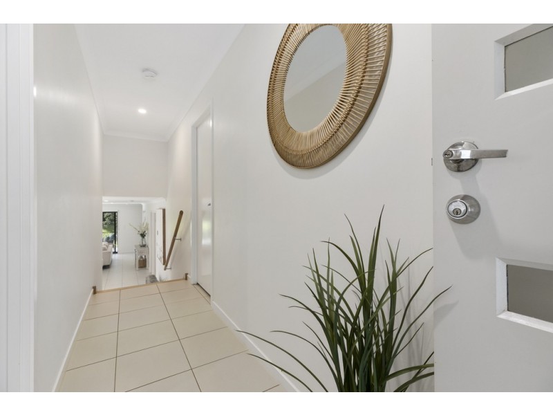 21 Memorial Avenue, Pomona QLD 4568