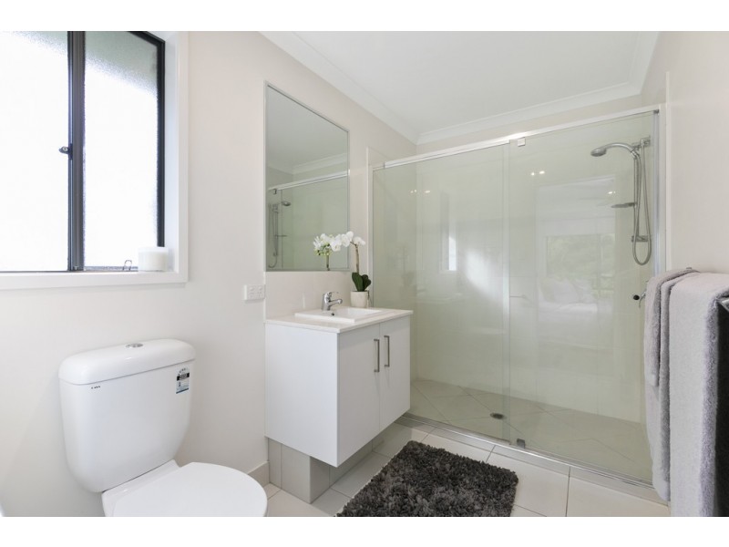 21 Memorial Avenue, Pomona QLD 4568