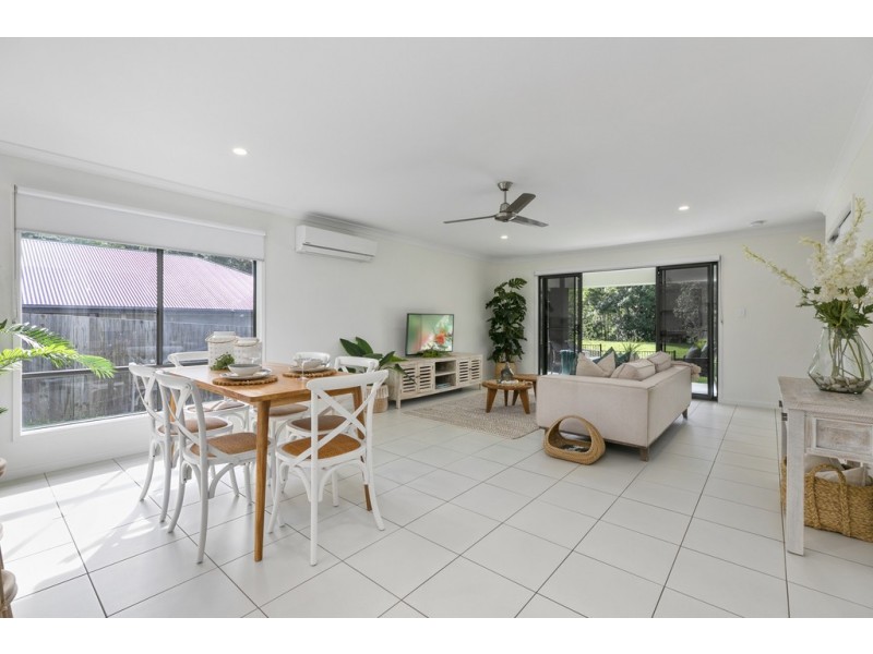 21 Memorial Avenue, Pomona QLD 4568