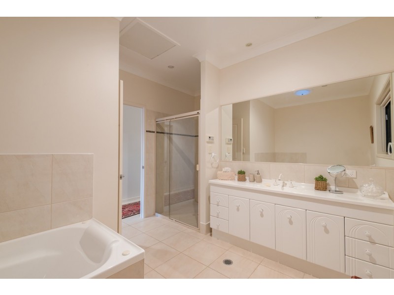 68 Patterson Drive, Tinbeerwah QLD 4563