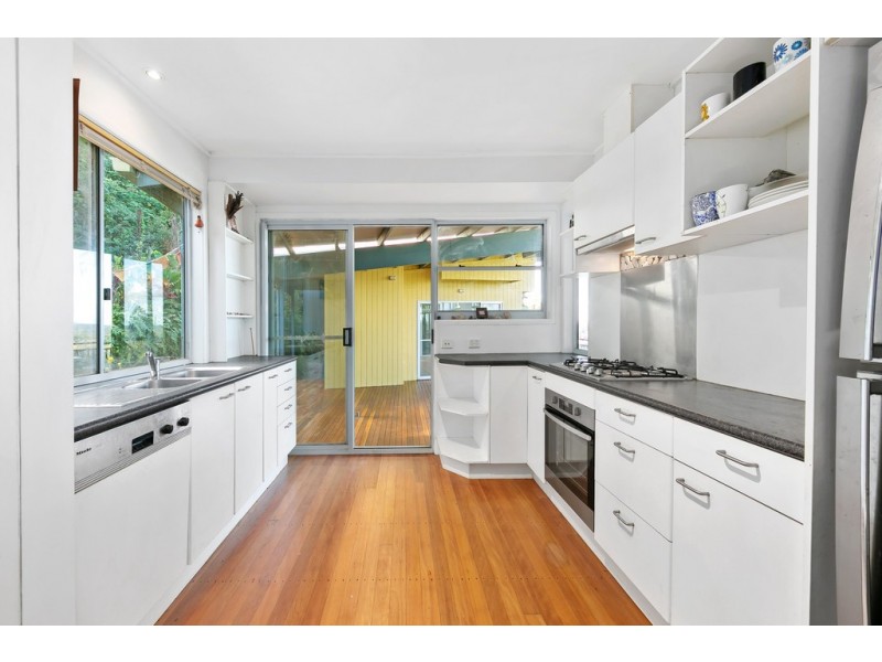 52 Binalong Road, Pinbarren QLD 4568