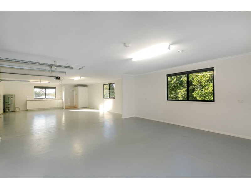 99 CUDGERIE DR, Black Mountain QLD 4563