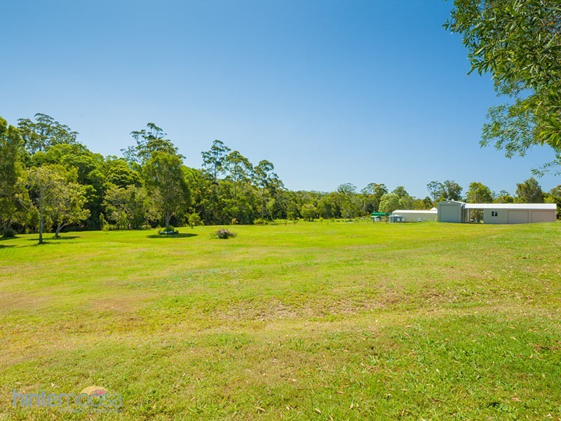 52 Highland Dr, Lake Macdonald QLD 4563