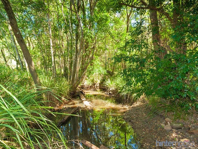 52 Highland Dr, Lake Macdonald QLD 4563