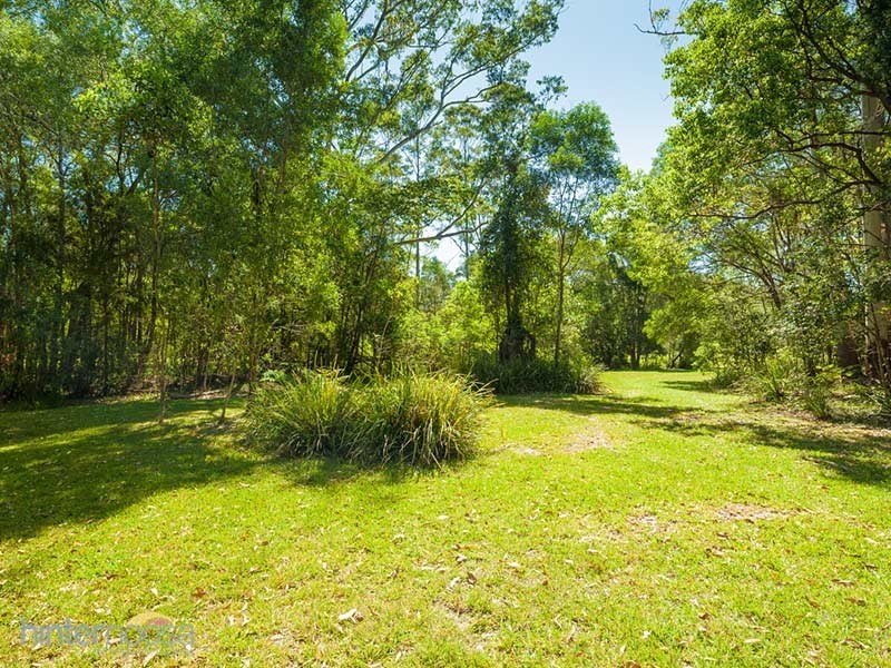 52 Highland Dr, Lake Macdonald QLD 4563