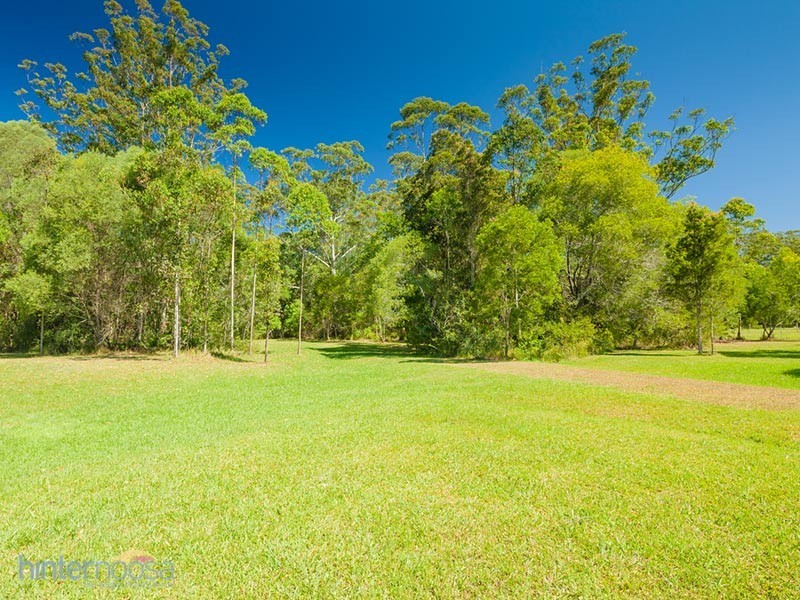 52 Highland Dr, Lake Macdonald QLD 4563