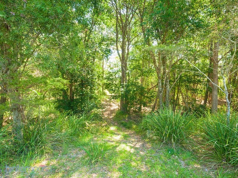 52 Highland Dr, Lake Macdonald QLD 4563