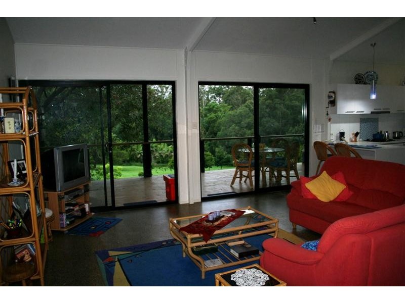 42 Black Mountain Rd, Cooroy QLD 4563