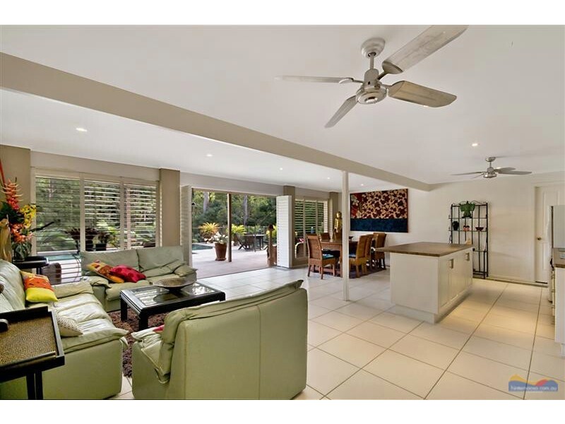 102 Patterson Drive, Tinbeerwah QLD 4563