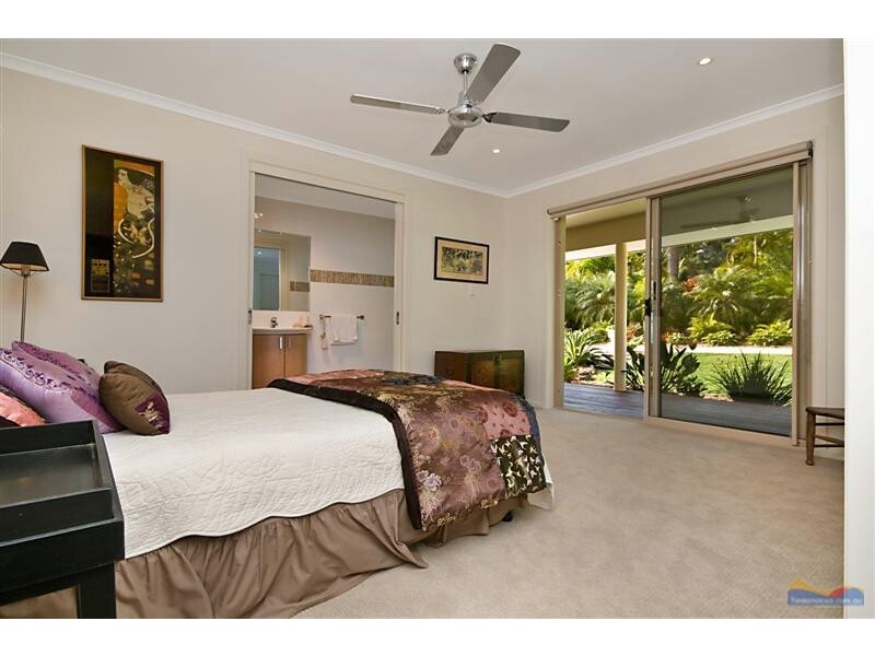 102 Patterson Drive, Tinbeerwah QLD 4563