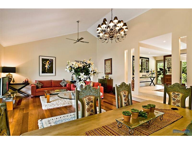 102 Patterson Drive, Tinbeerwah QLD 4563