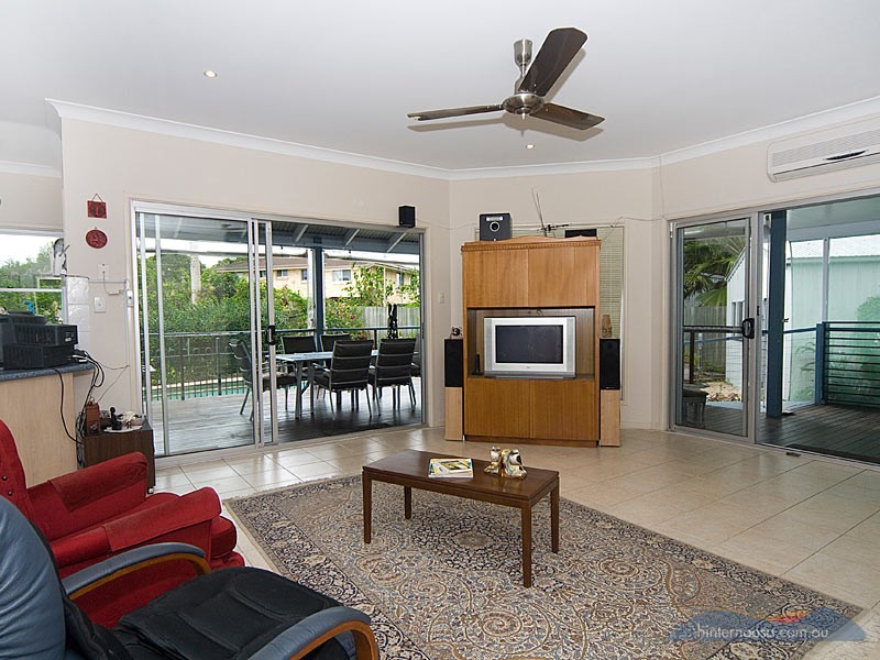 13 Ashgrove Dr, Cooroy QLD 4563