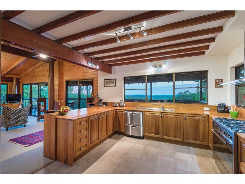 10 Hinterland Close, Tinbeerwah QLD 4563