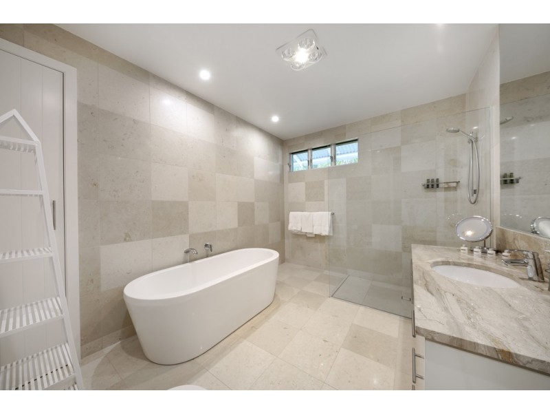 23 Charlotte Drive, Weyba Downs QLD 4562