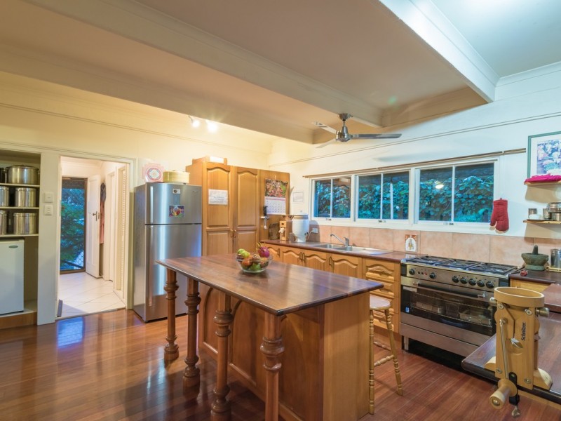 129 Memorial Drive, Eumundi QLD 4562
