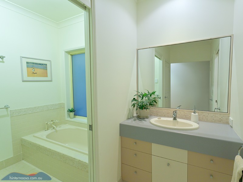 2 Solitaire St (cnr Livistona Dr), Doonan QLD 4562
