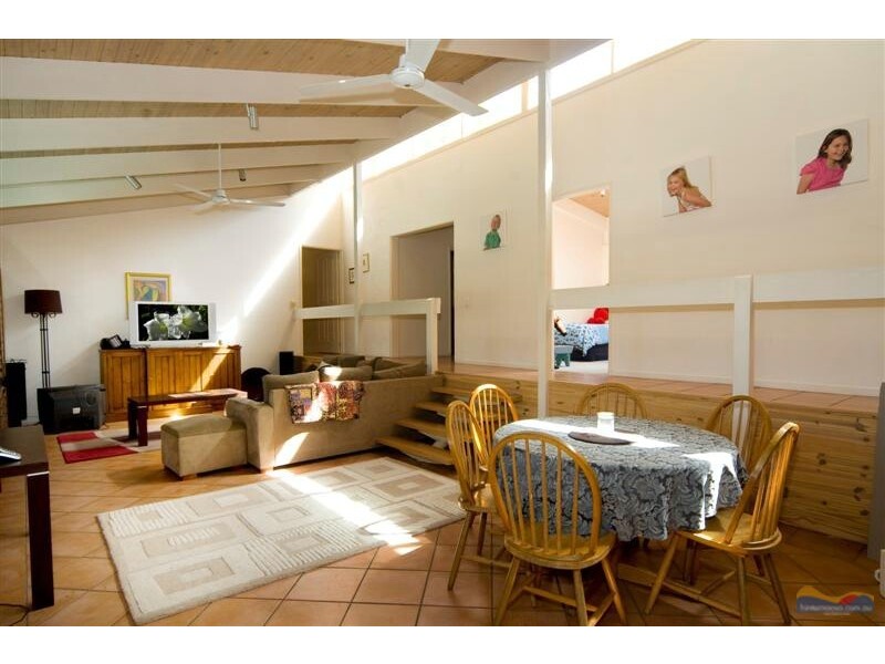 92 Valley Dr, Doonan QLD 4562