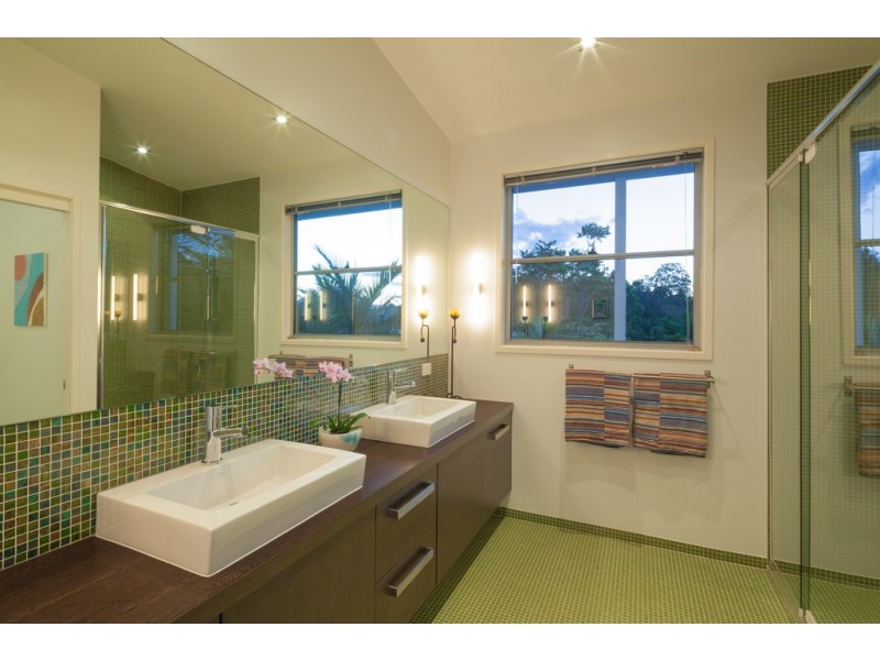 14 Whispering Gum Ave, Eumundi QLD 4562
