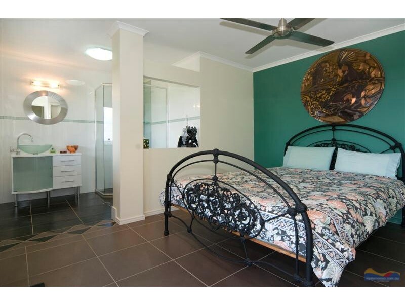 290 Black Mountain Rd, Cooroy QLD 4563