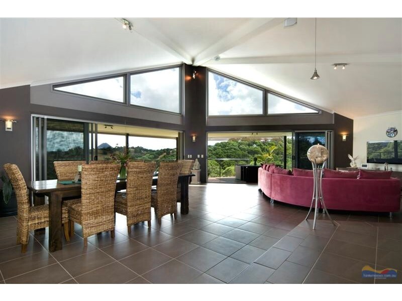 290 Black Mountain Rd, Cooroy QLD 4563