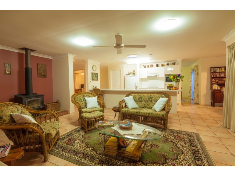 33 Blackbean Court, Black Mountain QLD 4563