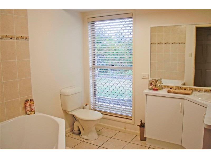 84 Blueberry Dr, Cooroy QLD 4563