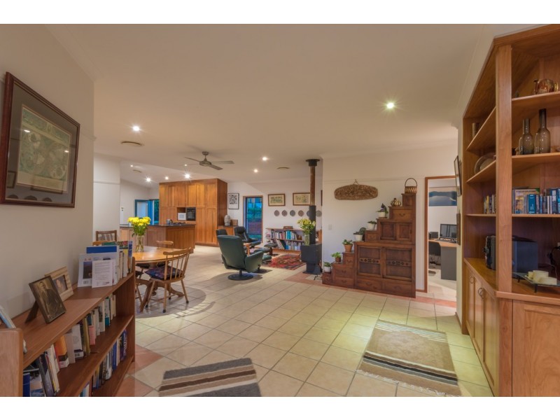 164 Cooroy Mountain Rd, Cooroy QLD 4563