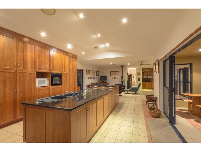 164 Cooroy Mountain Rd, Cooroy QLD 4563